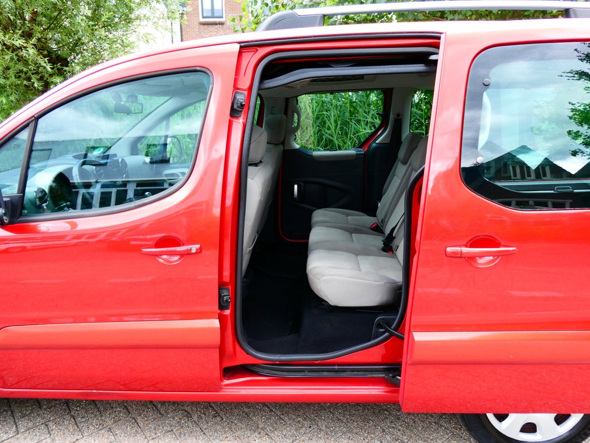 Peugeot Partner Tepee 1.6i XR 90pk LPG-G3 1e eigenaar Panora, Voorwielaandrijving, 1408 kg, Stof, Gebruikt