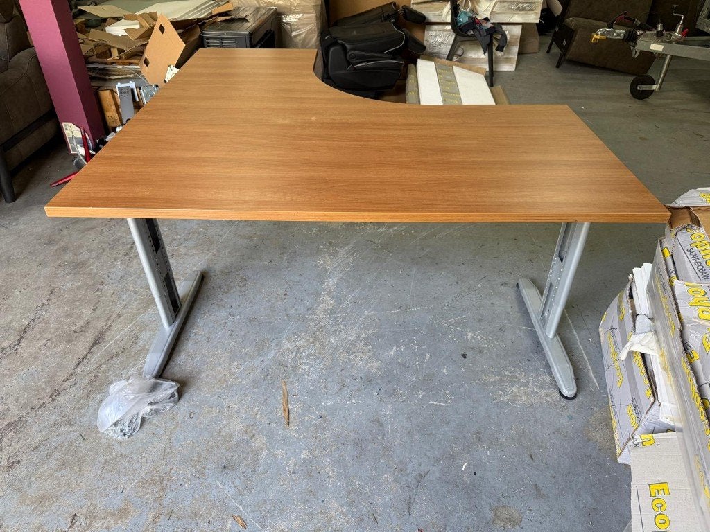 Stevig kantoor-/werkbureau 160 x 160 cm, hoogte verstelbaar, Huis en Inrichting, Ophalen, 160 cm, Zo goed als nieuw, Computerbureau
