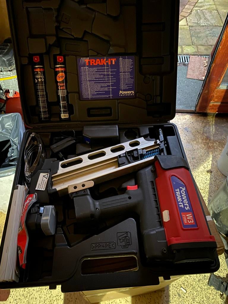 Powers Trak-It W3 21FRH Gas Spijkerpistool in Koffer, Ophalen of Verzenden, Nieuw