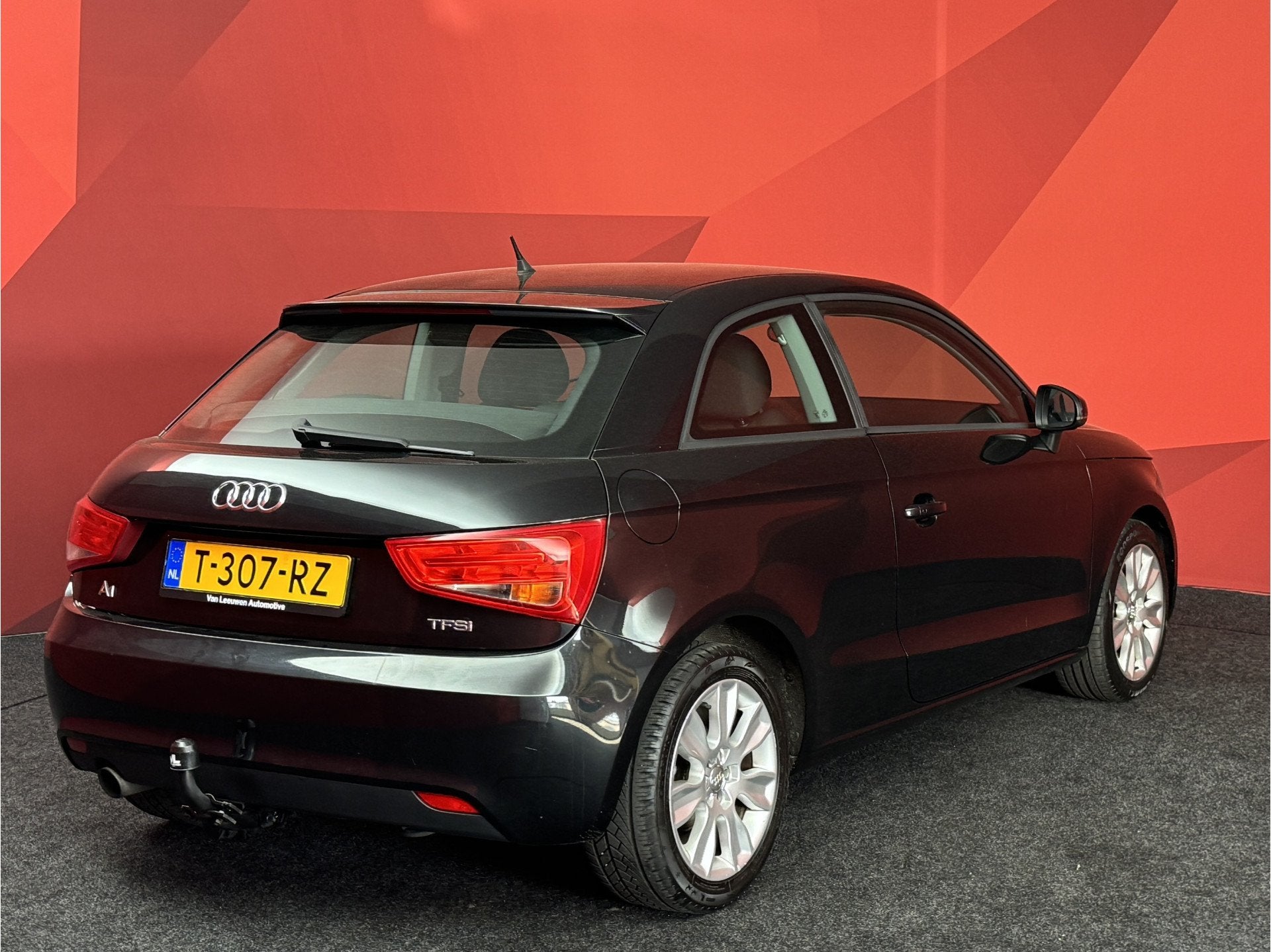 Audi A1 1.2 TFSI Attraction | Cruise | Trekhaak | Climate, Voorwielaandrijving, Euro 5, 86 pk, Zwart