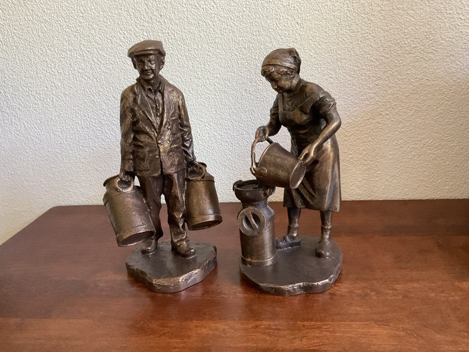 Set van 2 bronskleurige boer en boerin beelden, Ophalen of Verzenden