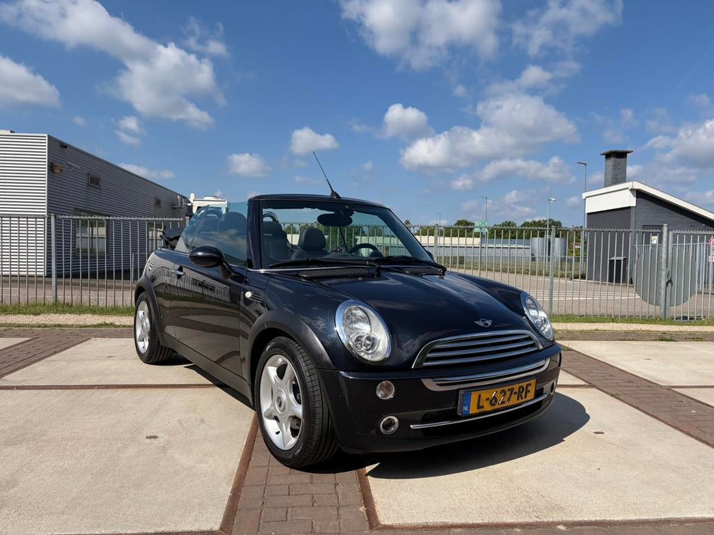 Mini 1.6 Cooper Cabrio 2005 Leder, nieuwe banden/koppeling, Auto's, Mini, Voorwielaandrijving, 4 cilinders, Cabriolet, Bedrijf