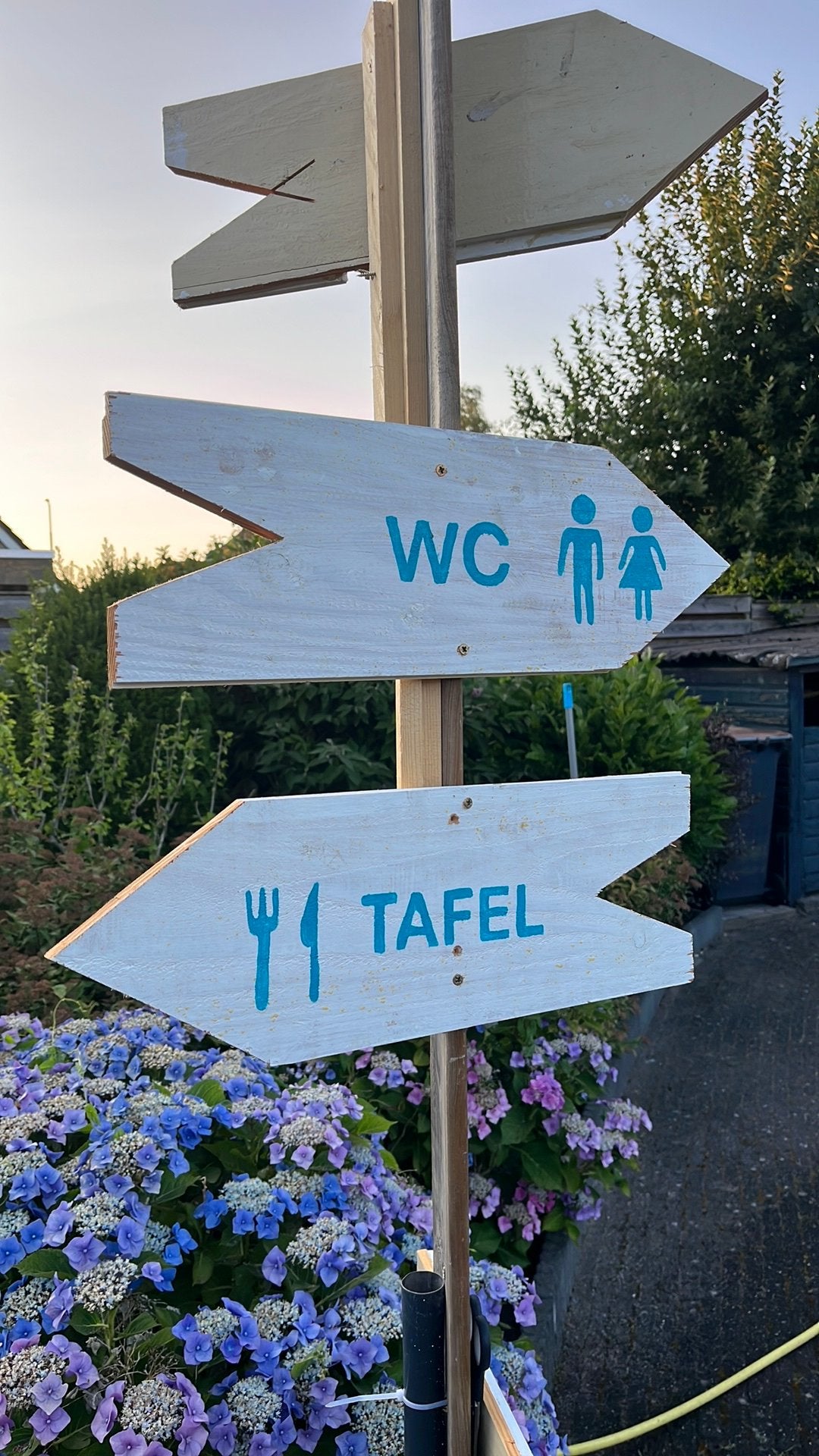 Festival art. feestjes.wegwijzer bordjes en foto spiegel, Ophalen, Zo goed als nieuw, Versiering, Verjaardag
