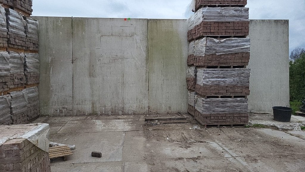 6 stuks jong gebruikte keerwanden 350cm hoog x 250cm lang, Ophalen, Biels, Zo goed als nieuw, Beton