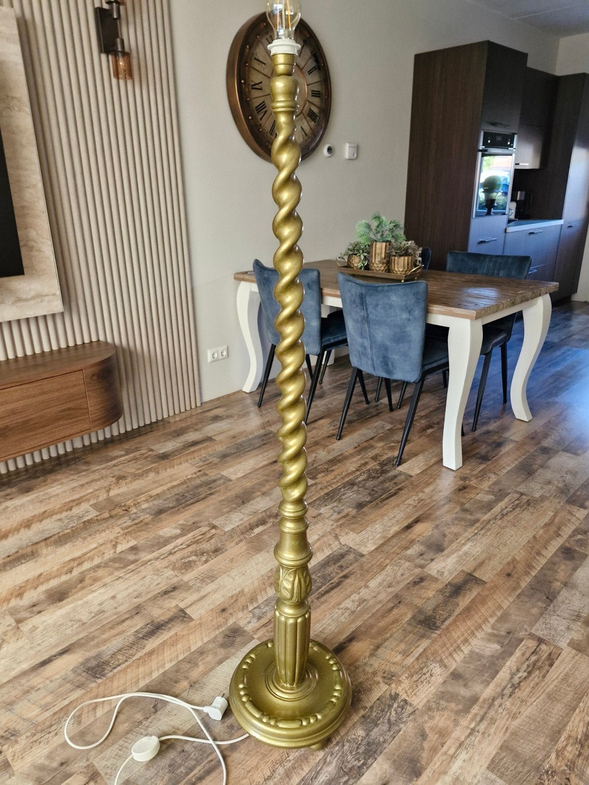 Mooie gouden/bronzen vloerlamp met gedraaide poot, Ophalen, Gebruikt, Metaal, Klassiek, Elegant