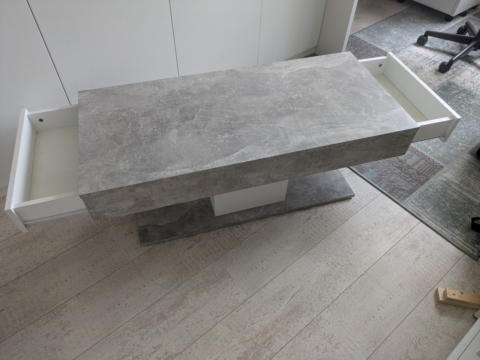 Moderne salontafel met lades - Grijs betonlook, Ophalen, Overige materialen, Gebruikt, 100 tot 150 cm