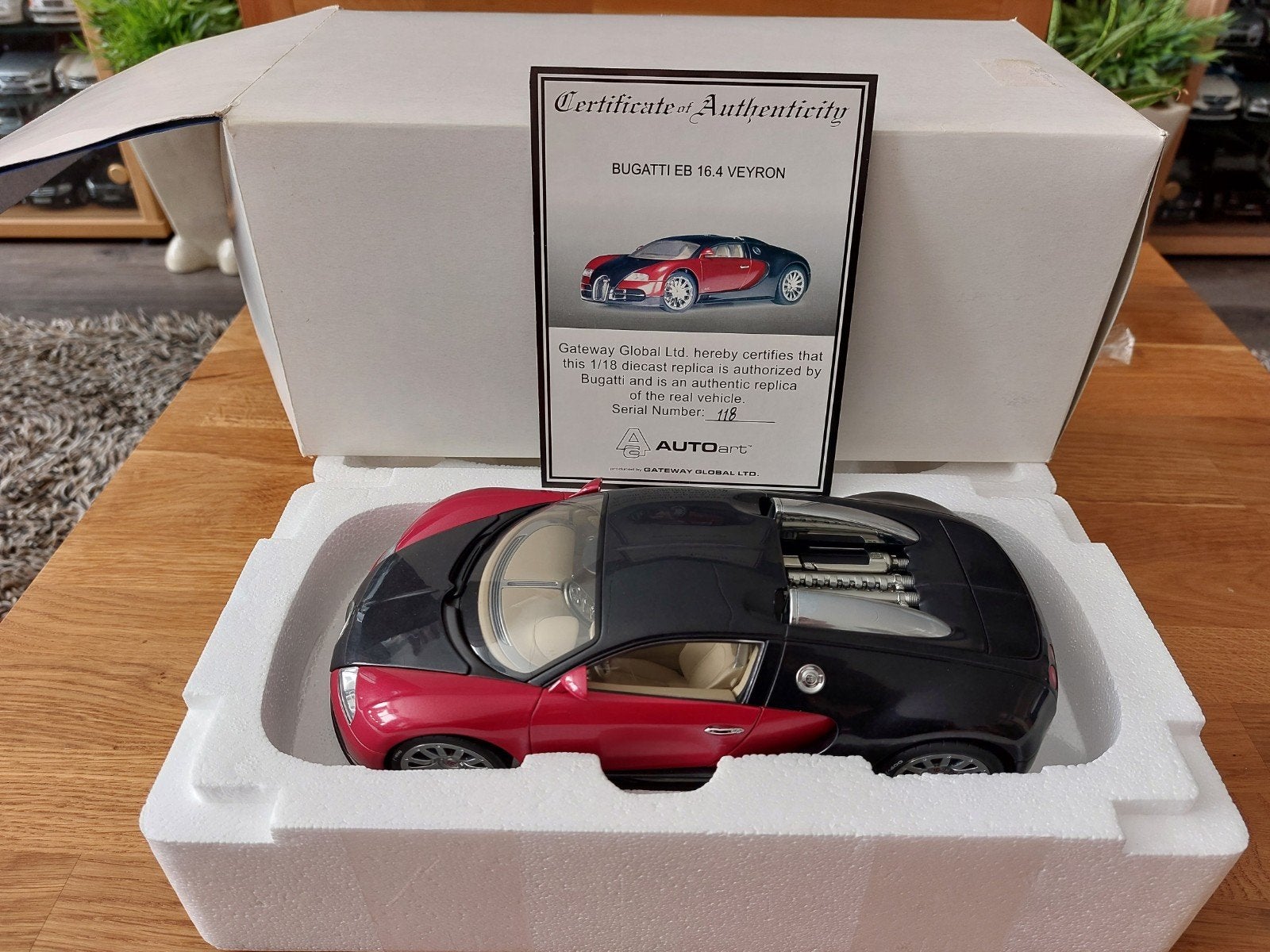 Autoart 70901 1/18 Bugatti veyron EB 16.4 SHOWCAR BLACK/Red, Hobby en Vrije tijd, Ophalen of Verzenden, Zo goed als nieuw, Auto