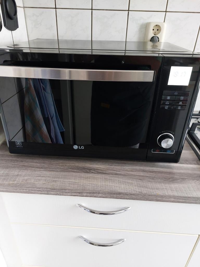 Te koop: LG Magnetron MJ328***. Kleur: zwart., Ophalen, Gebruikt, Oven