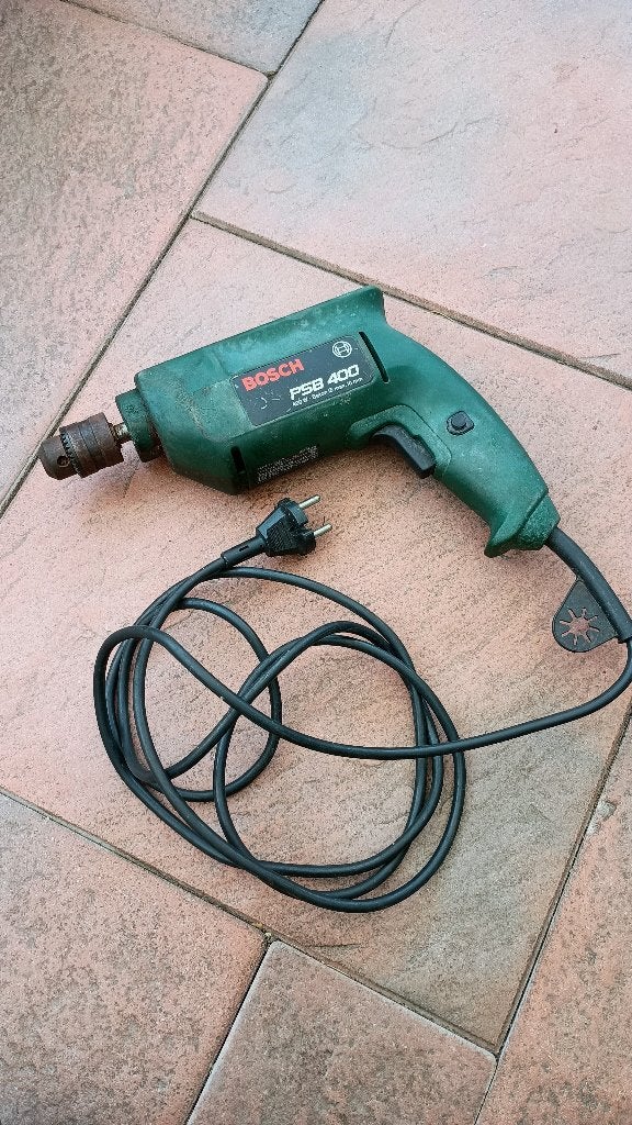 Bosch 400 watt boormachine, Ophalen of Verzenden, Gebruikt, 400 tot 600 watt, Boormachine