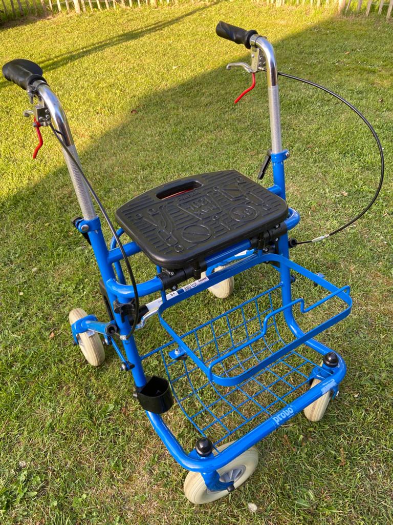 Nette blauwe Premis provo rollator, Diversen, Rollators, Ophalen of Verzenden, Zo goed als nieuw