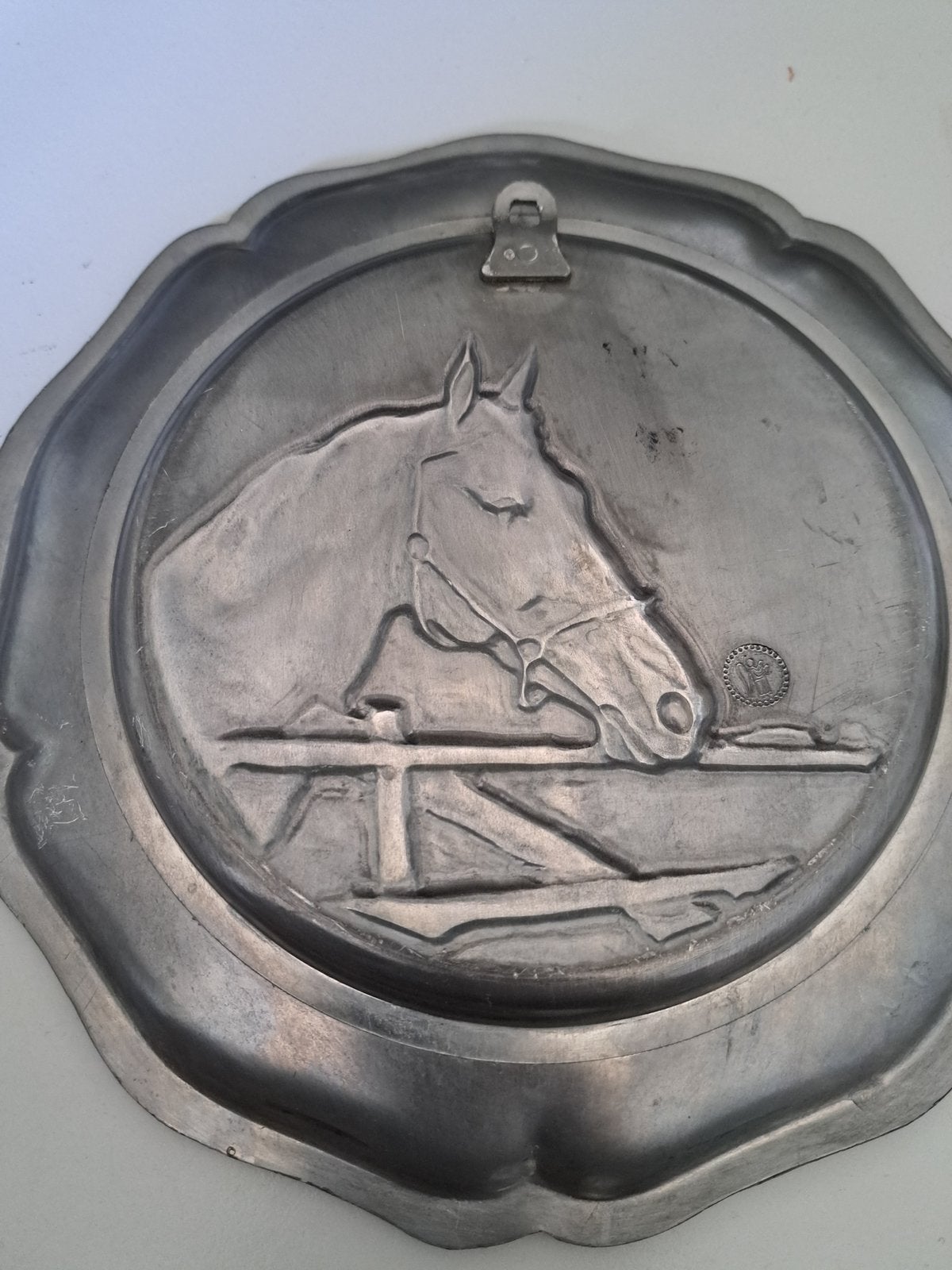 Tinnen borden met paardenhoofden, Antiek en Kunst, Ophalen