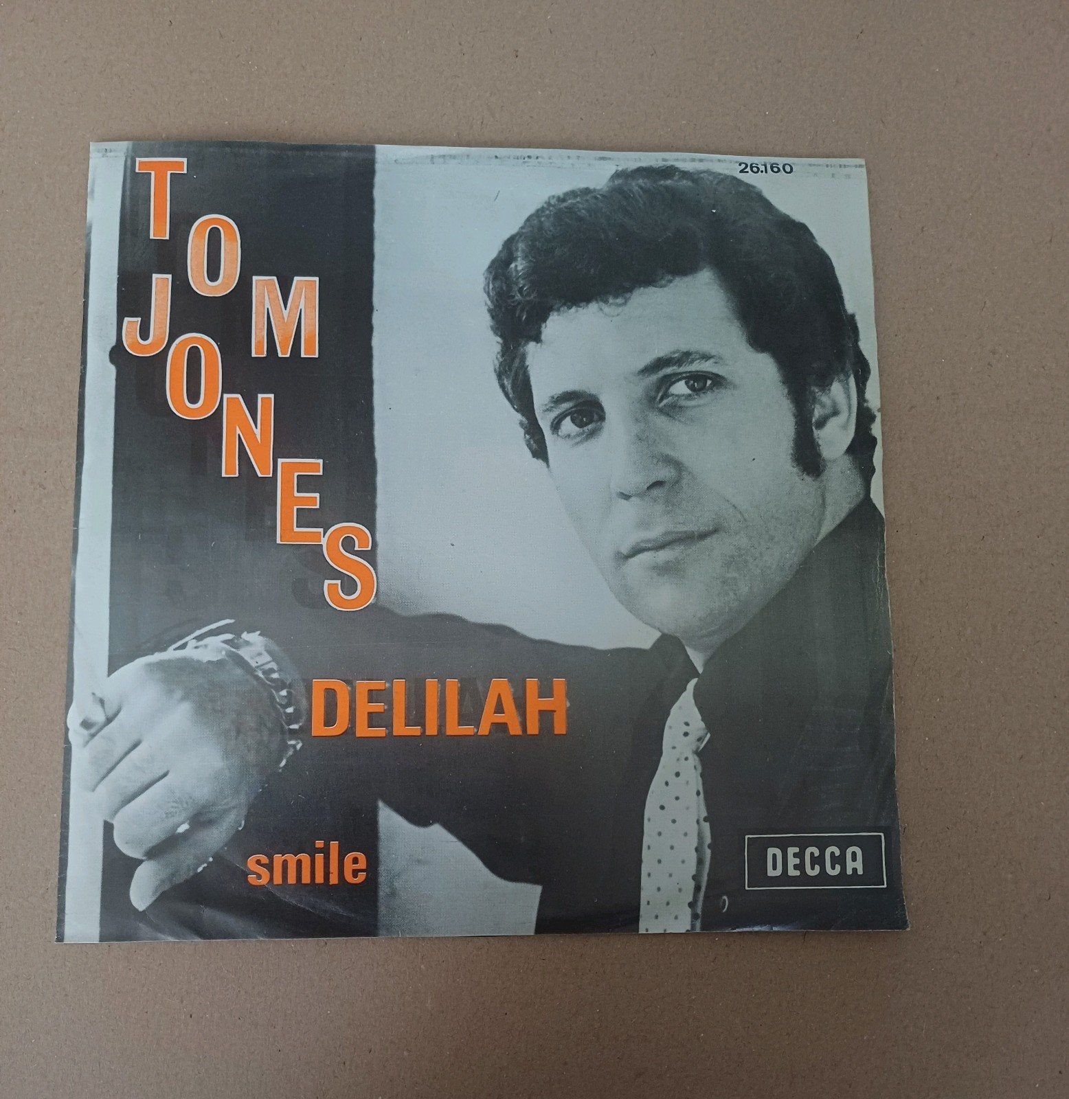Tom Jones  - Delilah, Beschermende buitenhoes, Ophalen of Verzenden, Gebruikt, Pop