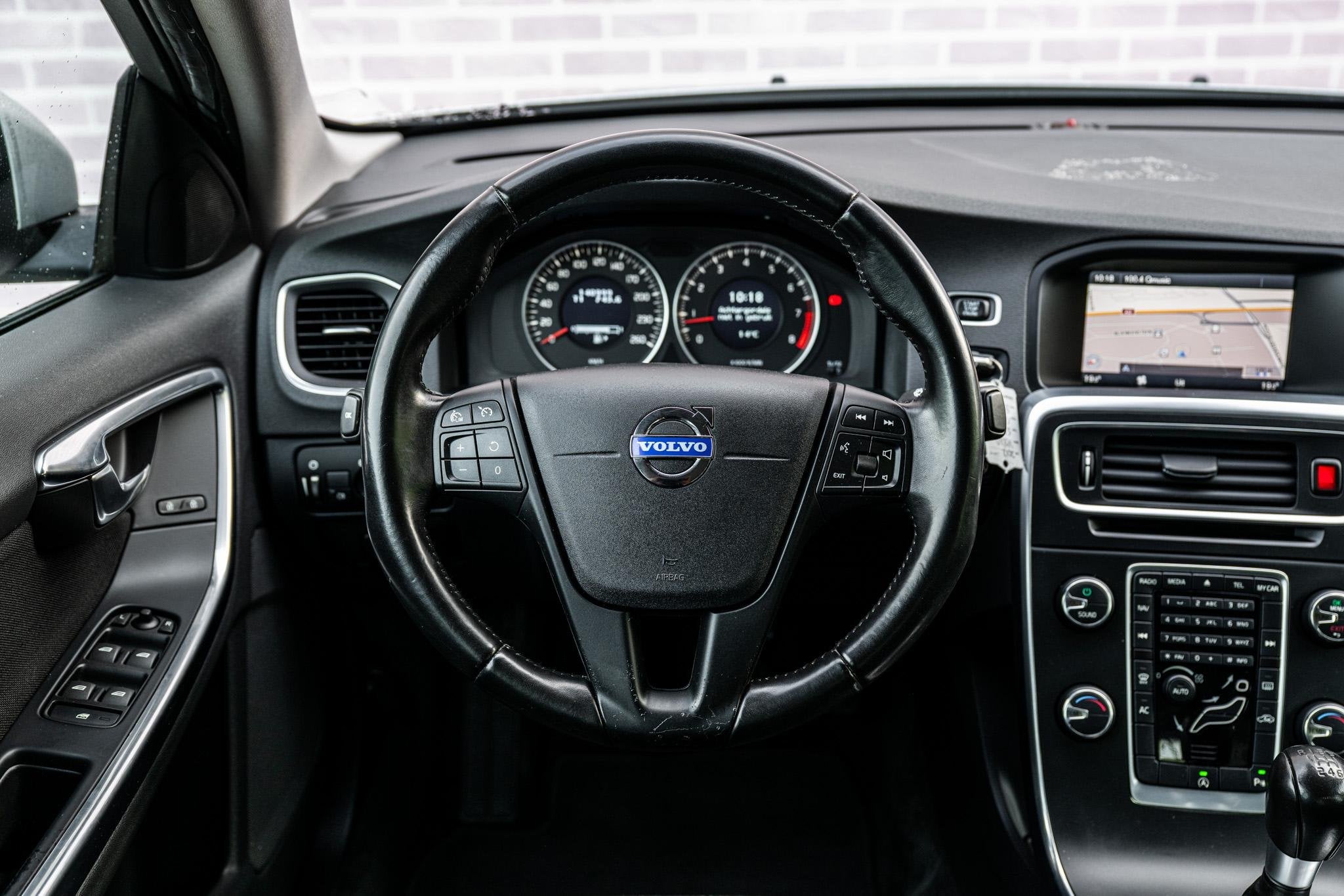Volvo S60 1.6 T3 Kinetic | Trekhaak | RTI Navigatie | High P, Auto's, Stof, Gebruikt, Zwart, 4 cilinders