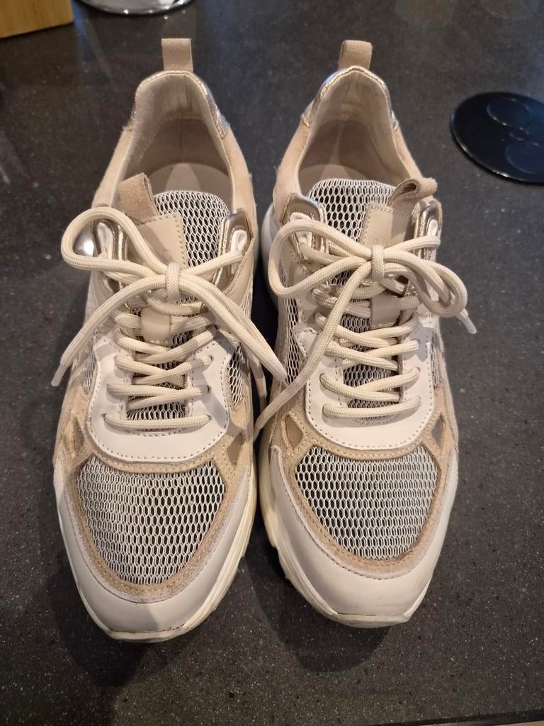 Stijlvolle beige sneakers, Manfield mt 39, Beige, Ophalen of Verzenden, Sneakers of Gympen, Onbekend