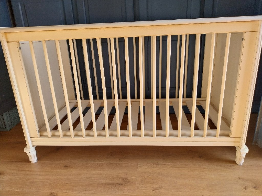 Ledikant en commode coming kids romantic, Kinderen en Baby's, Kinderkamer | Complete kinderkamers, Ophalen, Gebruikt, Jongetje of Meisje