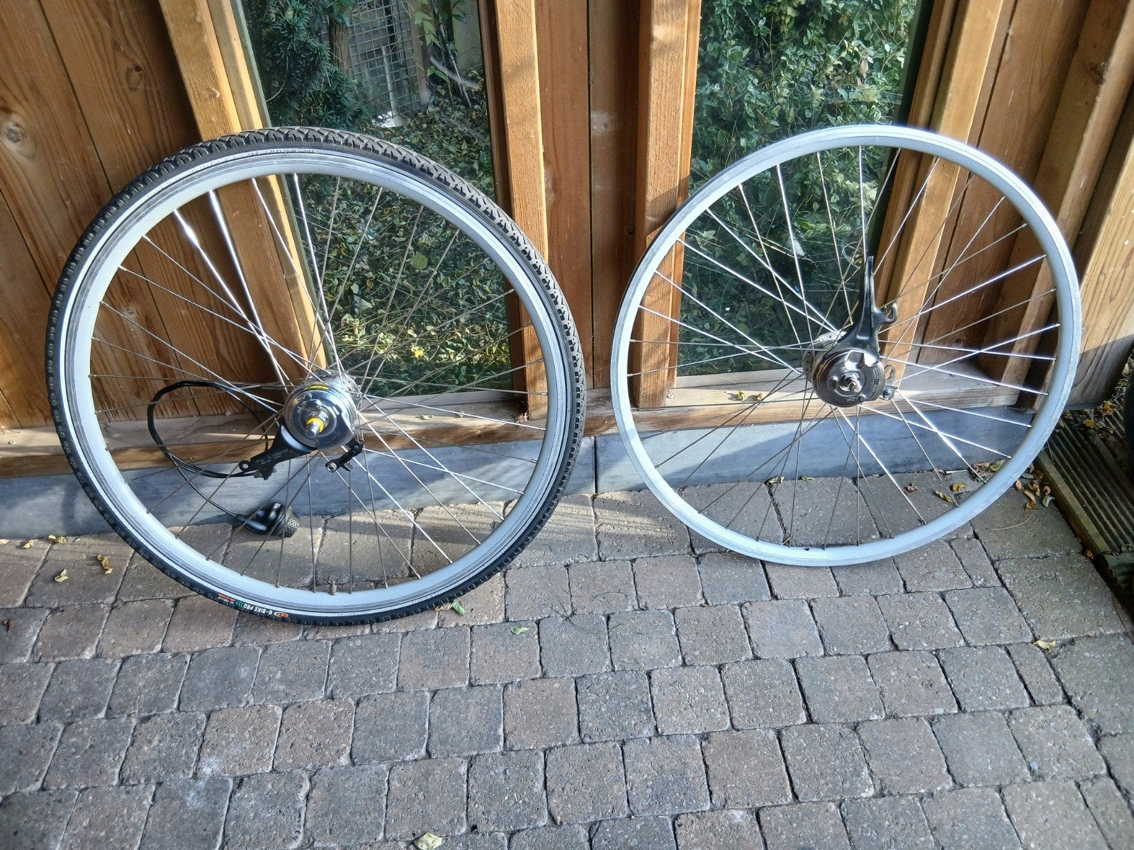 28 inch wielset,   en div wielen., Ophalen, Gebruikt, Remmen