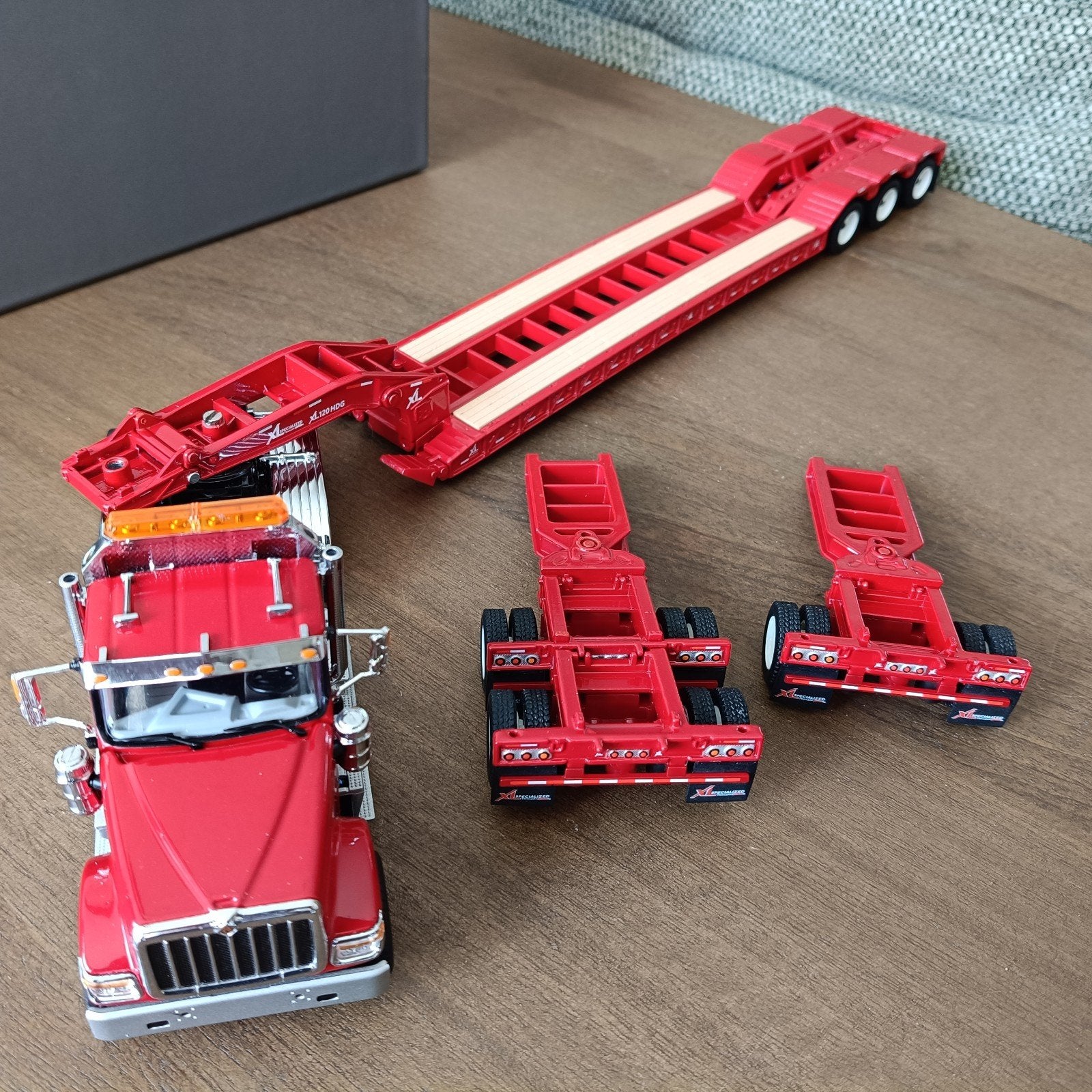 INTERNATIONAL HX520 MET DIEPLADER MET 2 DOLLY'S, Hobby en Vrije tijd, Modelauto's | 1:50, Ophalen of Verzenden, Nieuw, Bus of Vrachtwagen