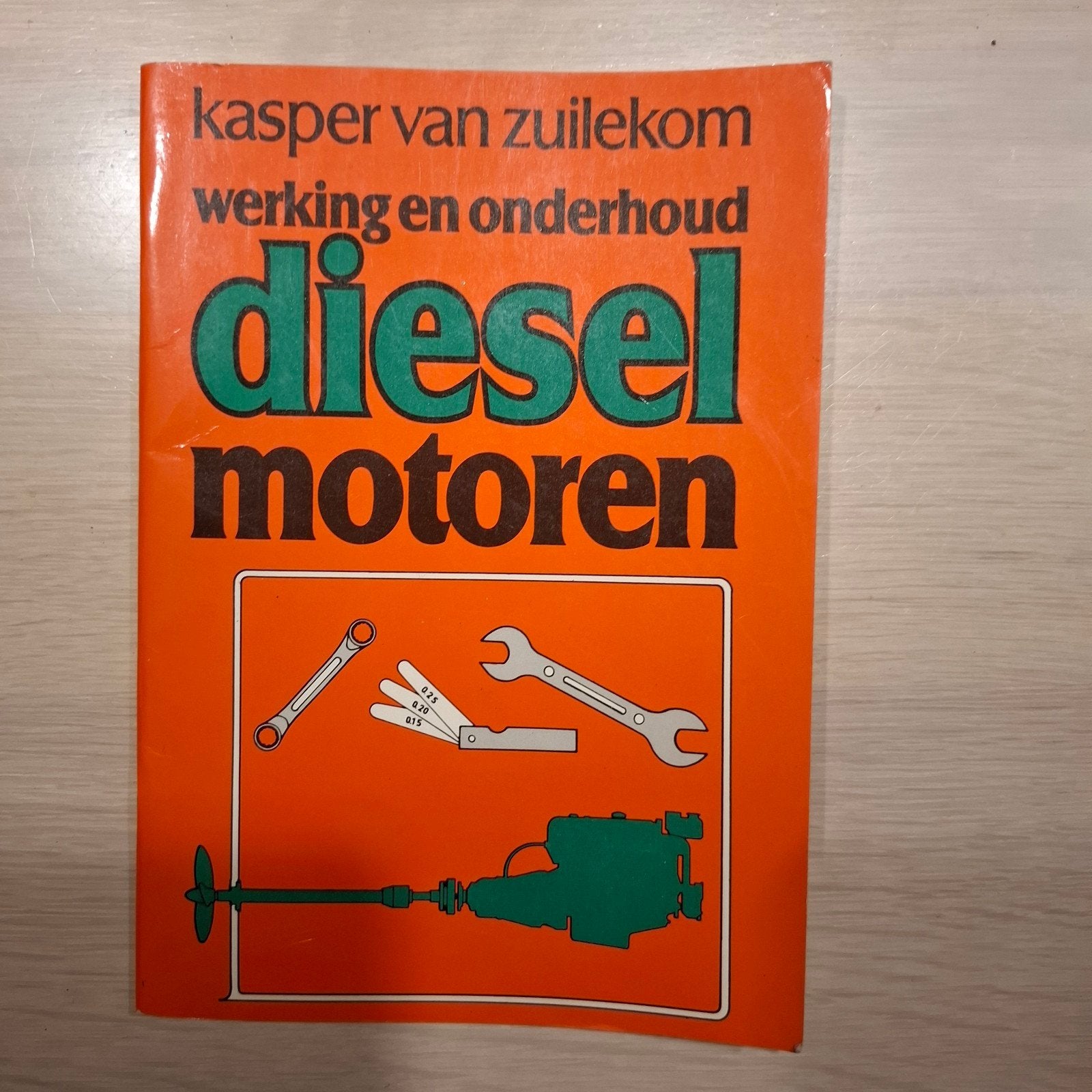 Vintage Boek: Werking en Onderhoud Dieselmotoren (Jaren '70), Boeken, Ophalen of Verzenden, Zo goed als nieuw, Overige onderwerpen