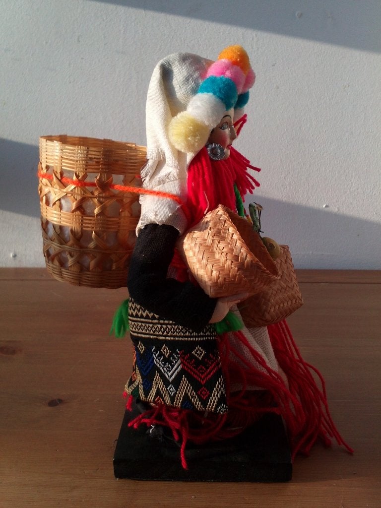 Mooie vintage handgemaakte pop uit Thailand 30 cm., Antiek en Kunst, Ophalen of Verzenden