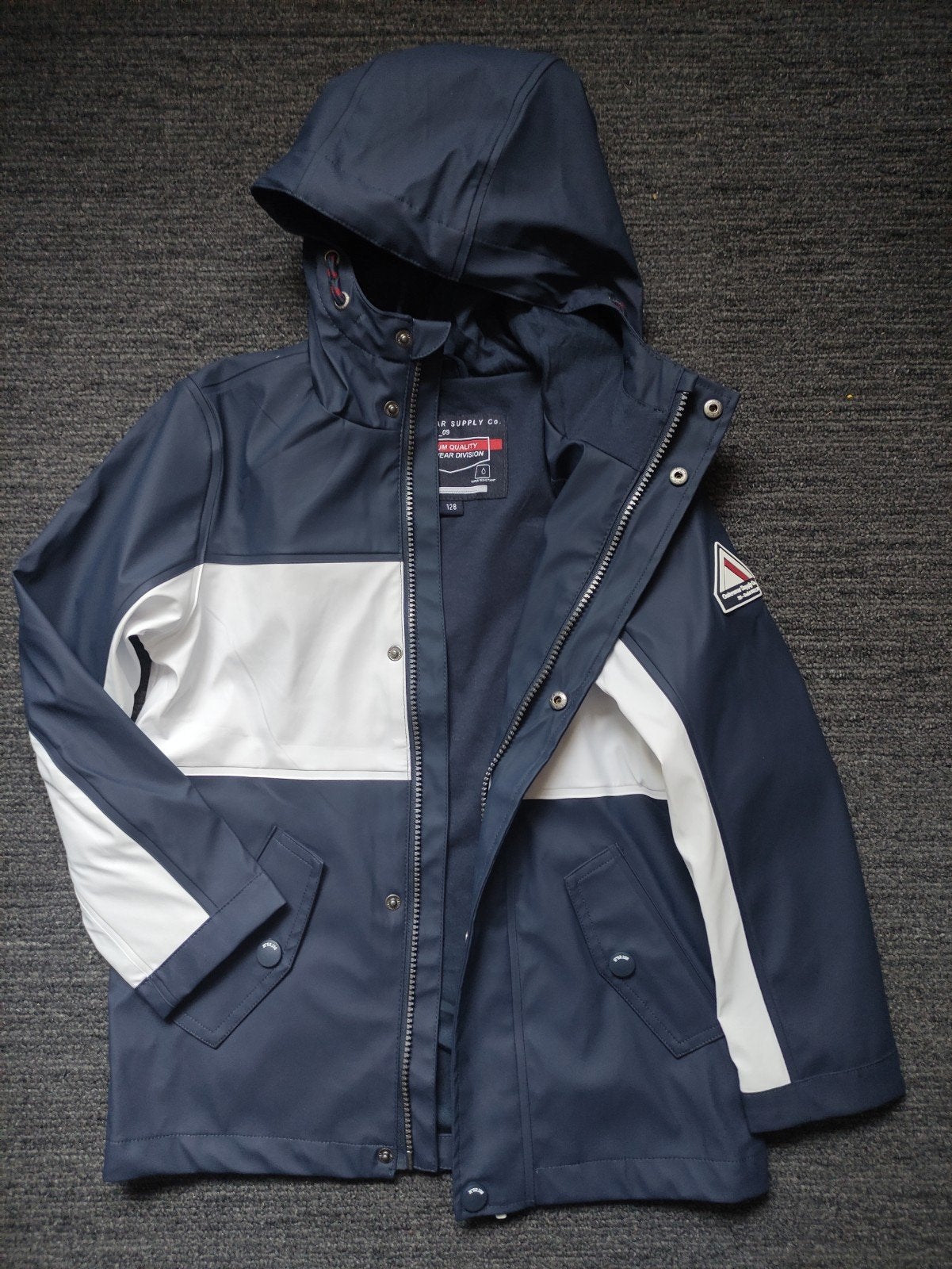 Tussenjas, regenjas, blauw wit, maat 128, nieuw!, Kinderen en Baby's, Kinderkleding | Maat 128, Ophalen of Verzenden, Nieuw, Jongen