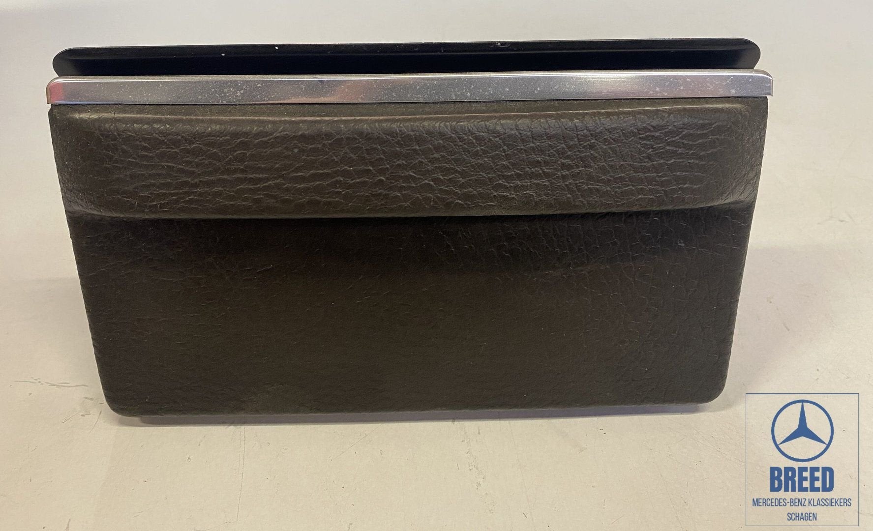 NOS asbak bruin voor Mercedes-Benz W114 W115 /8, Auto-onderdelen, Interieur en Bekleding, -, Nieuw, Ophalen of Verzenden, -