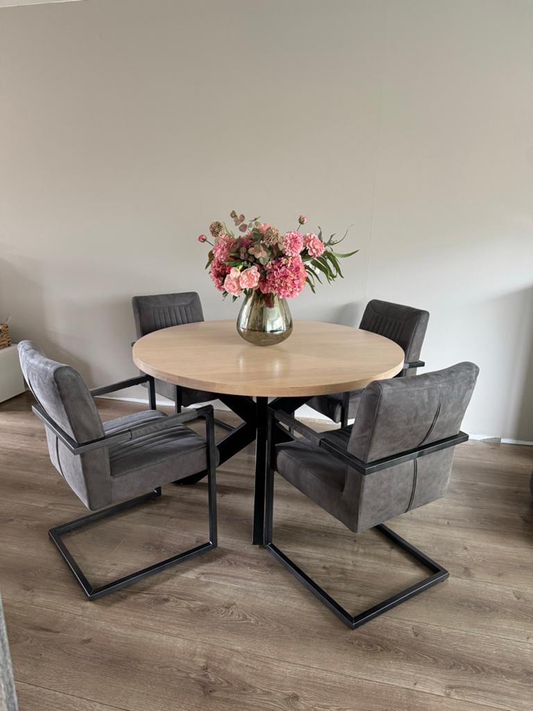 Ronde massief eiken eettafel, Ophalen, 100 tot 150 cm, Zo goed als nieuw, Vier personen