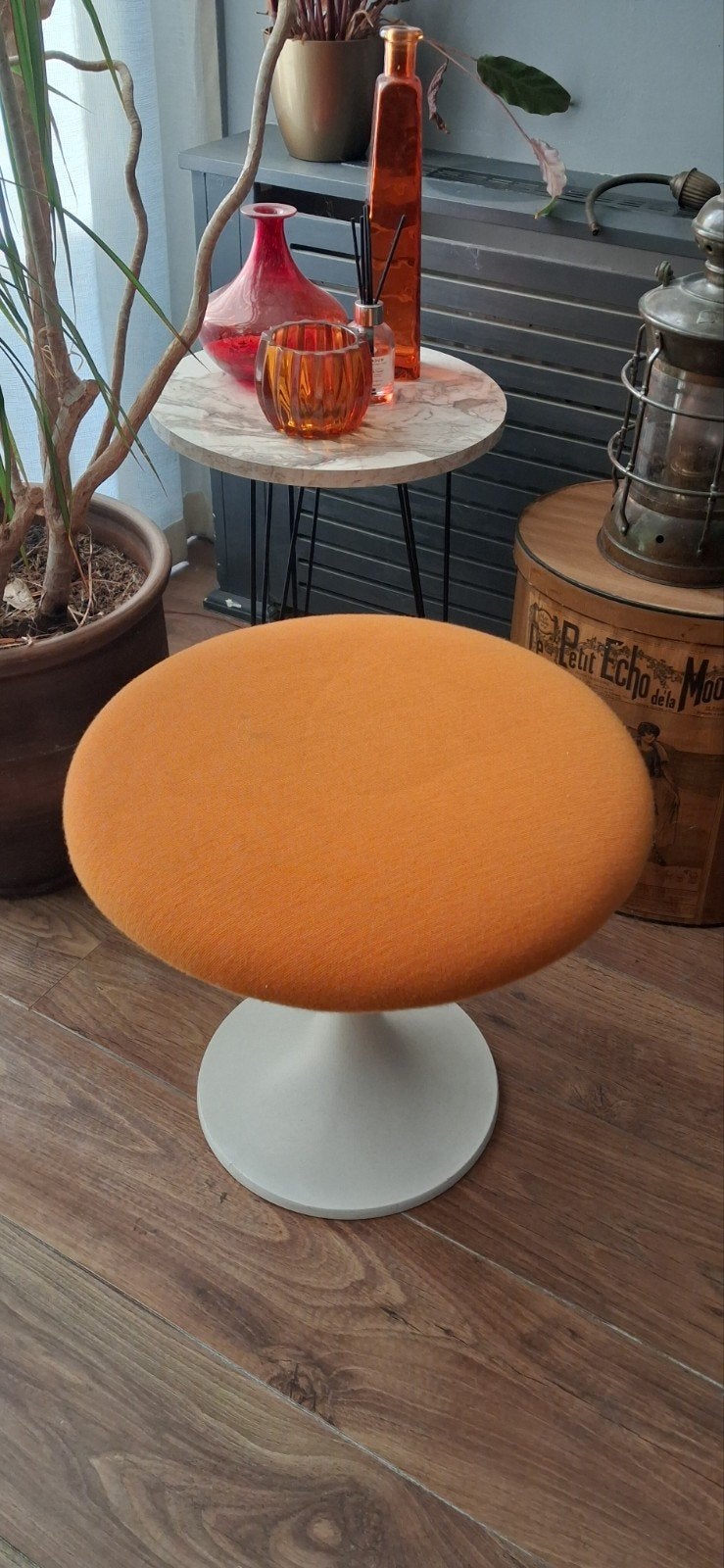 Vintage kruk met tulpvoet,Tamburin design, Huis en Inrichting, Krukjes, Ophalen of Verzenden, Gebruikt, Overige materialen