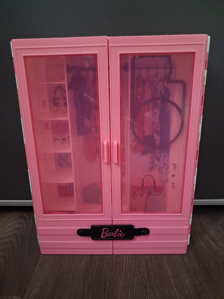 Barbie kast, Ophalen of Verzenden, Toebehoren