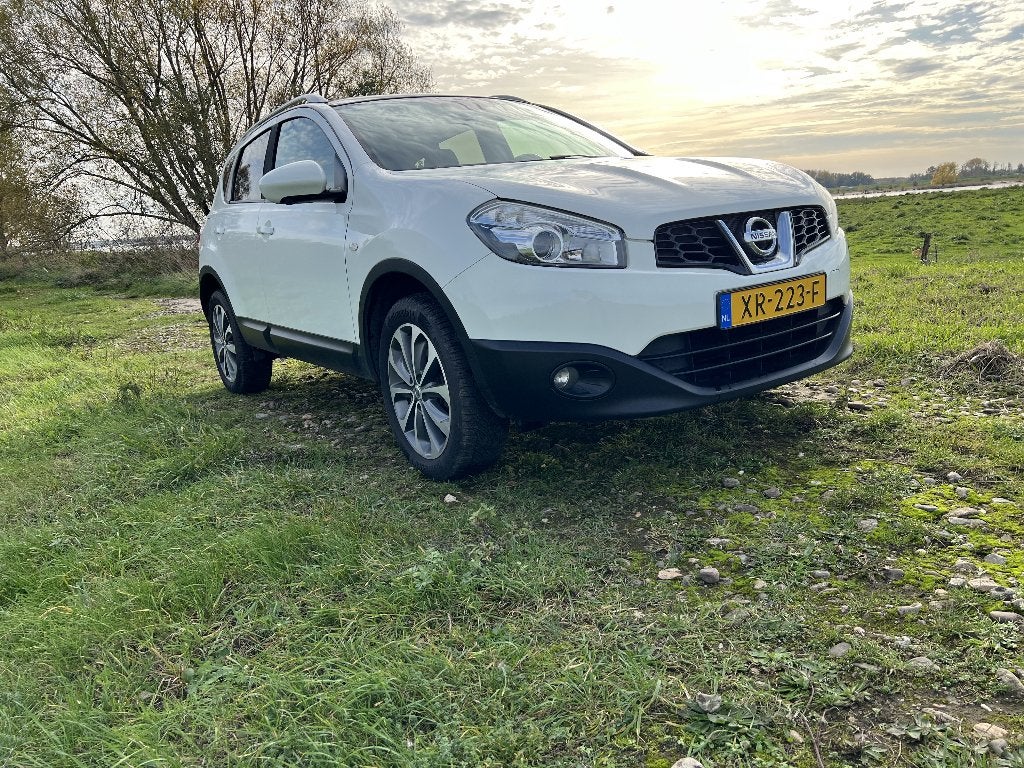 Foto 4 van Nissan Qashqai 1.6 2WD 2012 Wit