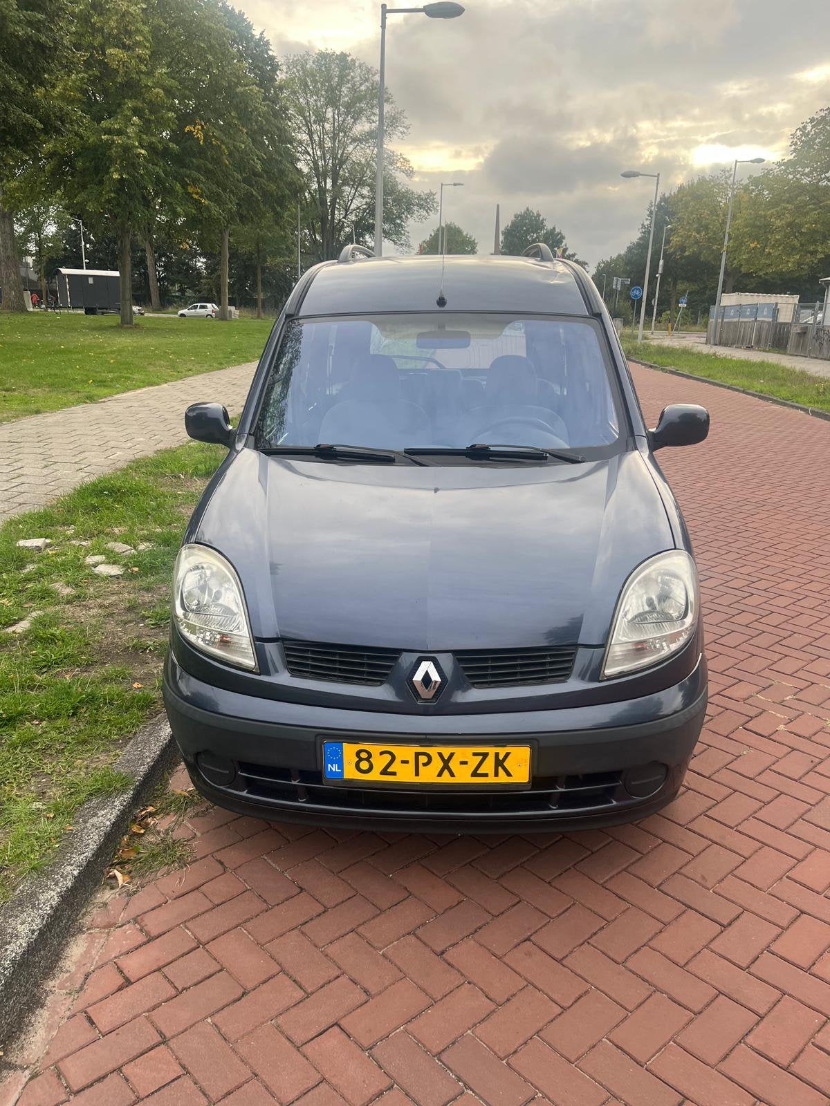 Renault Kangoo 1.6 16V Expr 2005 2005 Blauw, Auto's, Blauw, 49 €/maand, Origineel Nederlands, Handgeschakeld