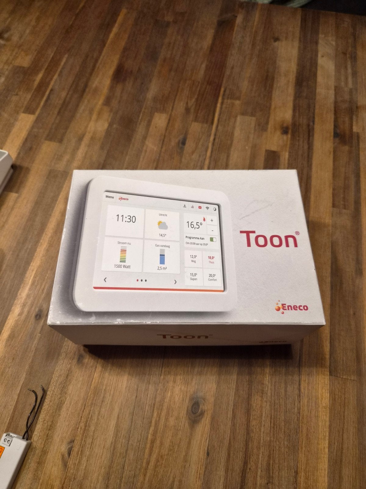 Toon slimme thermostaat van Eneco - Complete set, Ophalen of Verzenden, Slimme thermostaat, Zo goed als nieuw