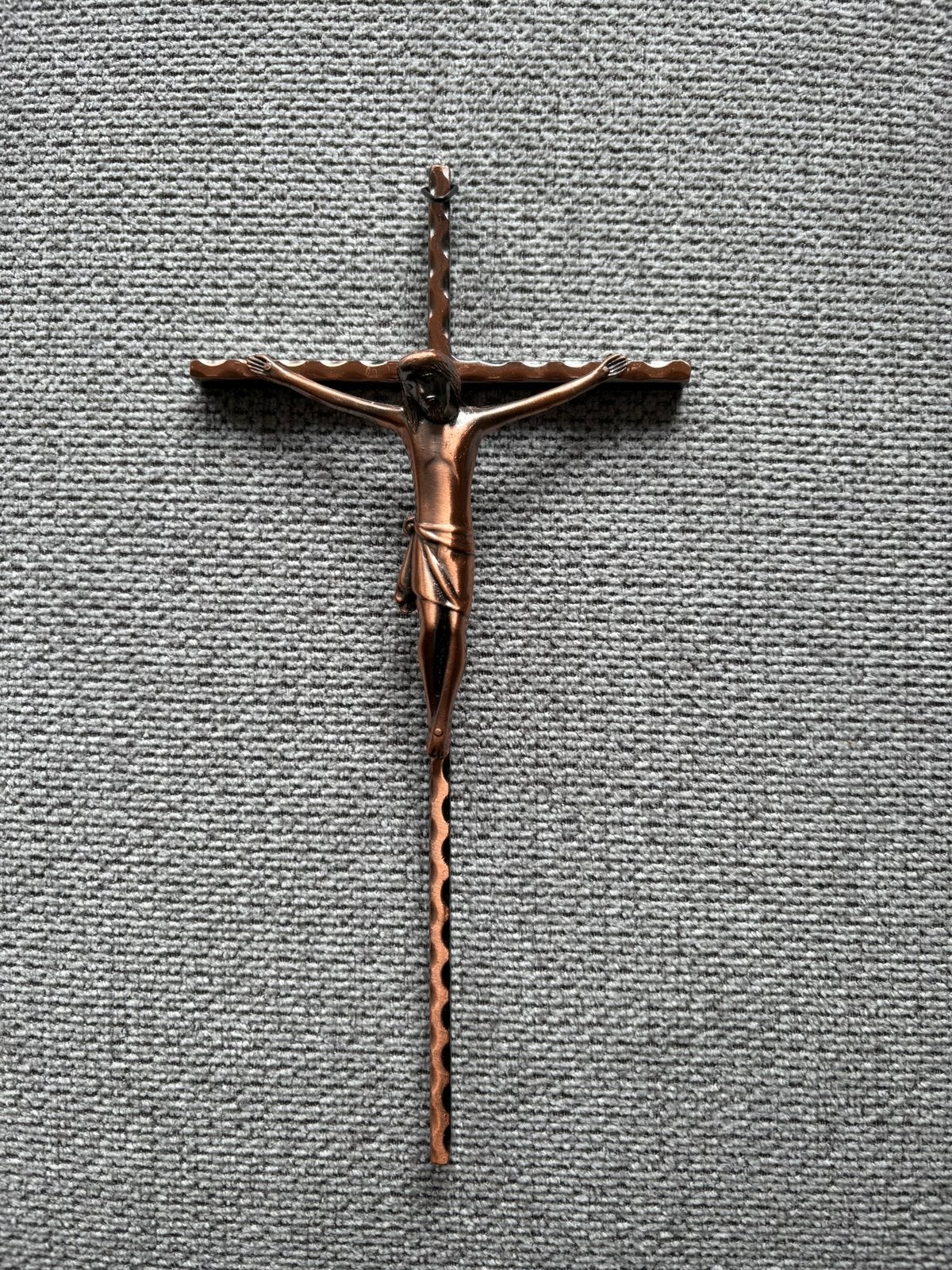 Bronzen koperkleurig kruisje met corpus 24,5 x 12 cm, Ophalen of Verzenden, Zo goed als nieuw