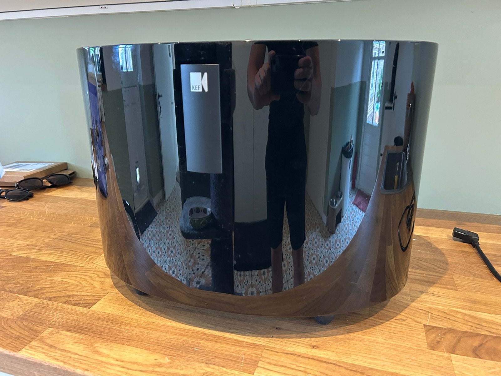 KEF PSW2500 Actieve Subwoofer – 250W  HiFi Zwart Hoogglans, Inclusief kabels, Subwoofer, Zo goed als nieuw, KEF