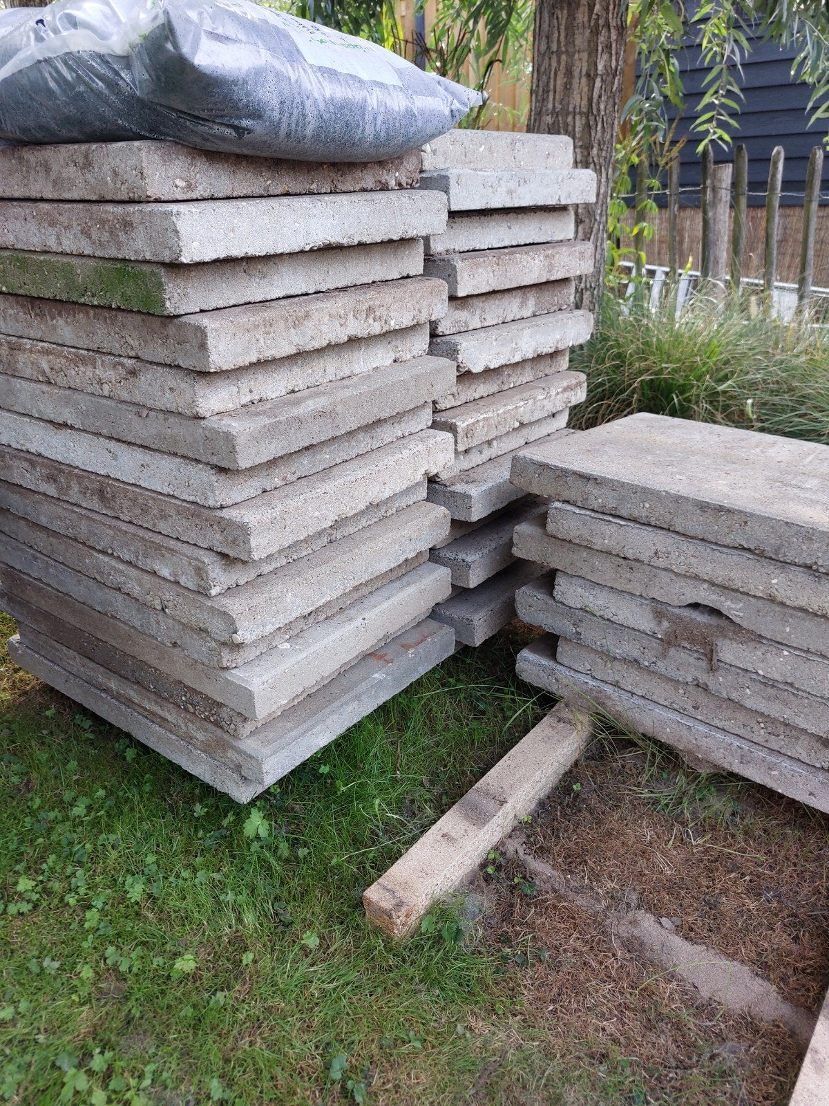 Gebruikte betontegels 40x60 voor terras of pad, Tuin en Terras, Ophalen, Gebruikt, 10 m² of meer, Beton