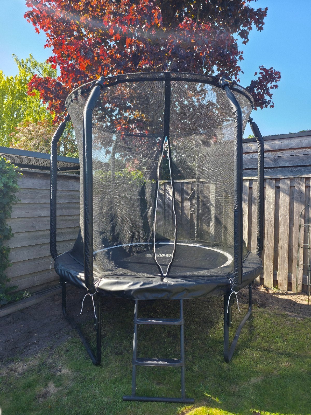 Salta trampoline, Ophalen