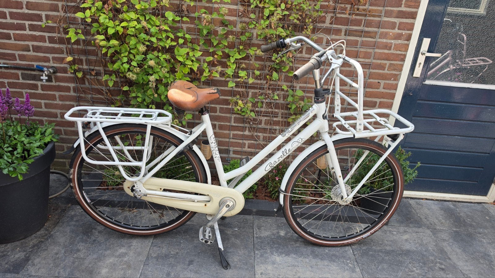 gazelle miss grace witte fiets
Moet wel nog wat aan gebeuren, Ophalen