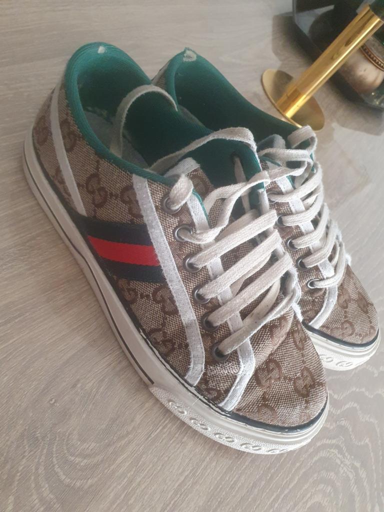 Sneakers 37 veel gedragen, Ophalen of Verzenden, Gedragen, Sneakers of Gympen