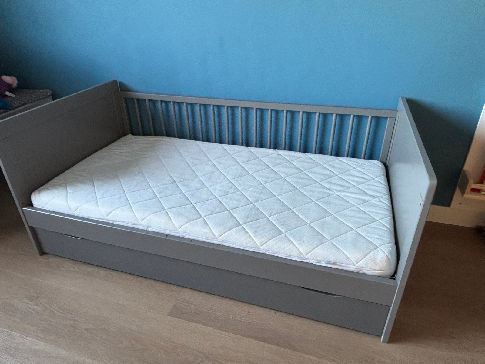 Petit Amelie peuterbed Vivien Leon incl. matras en lade, Kinderen en Baby's, 70 tot 85 cm, 140 tot 160 cm, Zo goed als nieuw, Ophalen