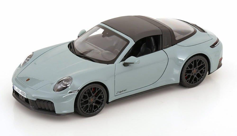 Porsche 911 (992.2) Targa 4 GTS 2024 Grijsgroen / Zwart 1-18, Tschuiten@hotmail.com, Auto, Nieuw, Ophalen of Verzenden