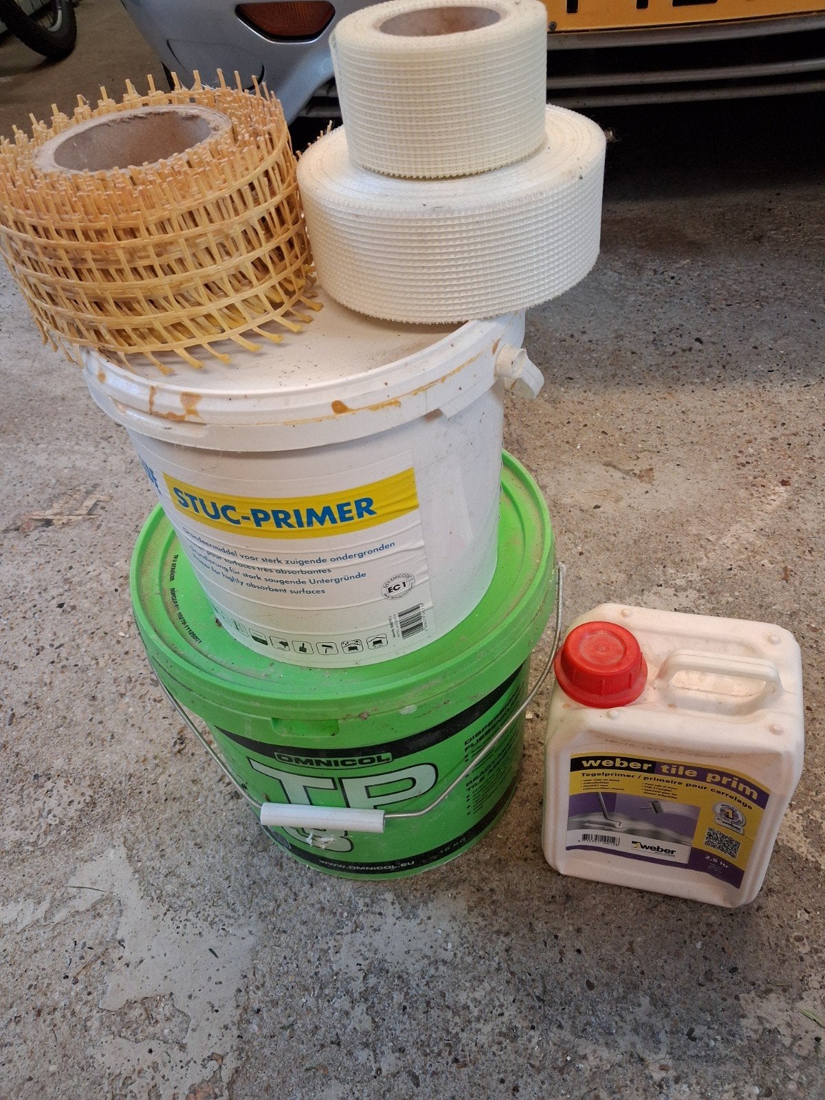 Stuc primer, tegelprimer en gaasband Gratis, Ophalen
