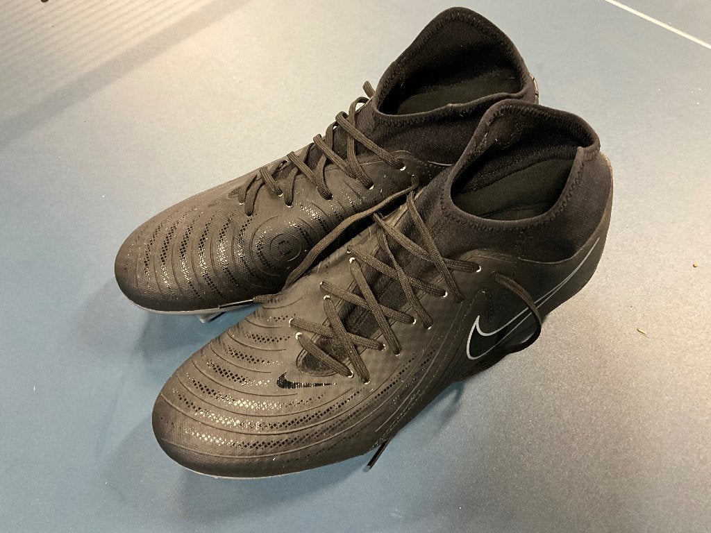 Nike Phantom Luna voetbalschoenen maat 43, Sport en Fitness, Voetbal, Ophalen, Maat XS of kleiner, Schoenen, Zo goed als nieuw