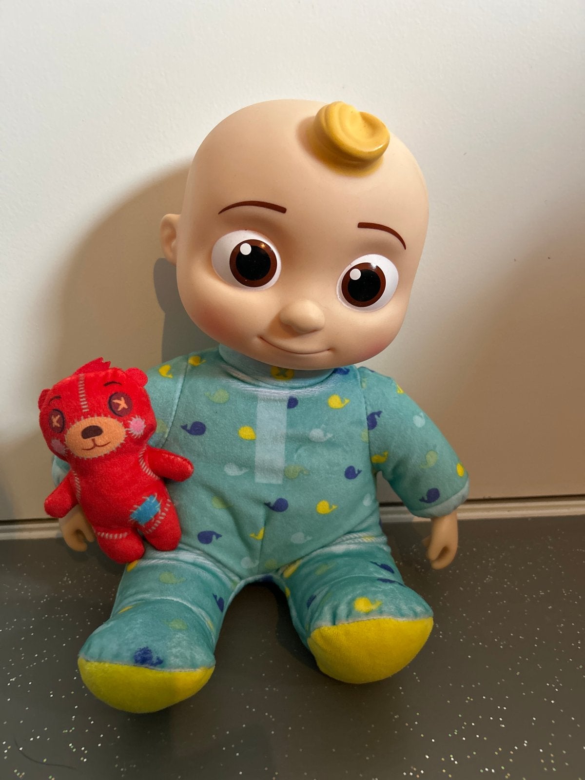 CoComelon Bedtijd JJ Pop - Zacht Pluche met Geluiden, Ophalen of Verzenden, Gebruikt, Babypop