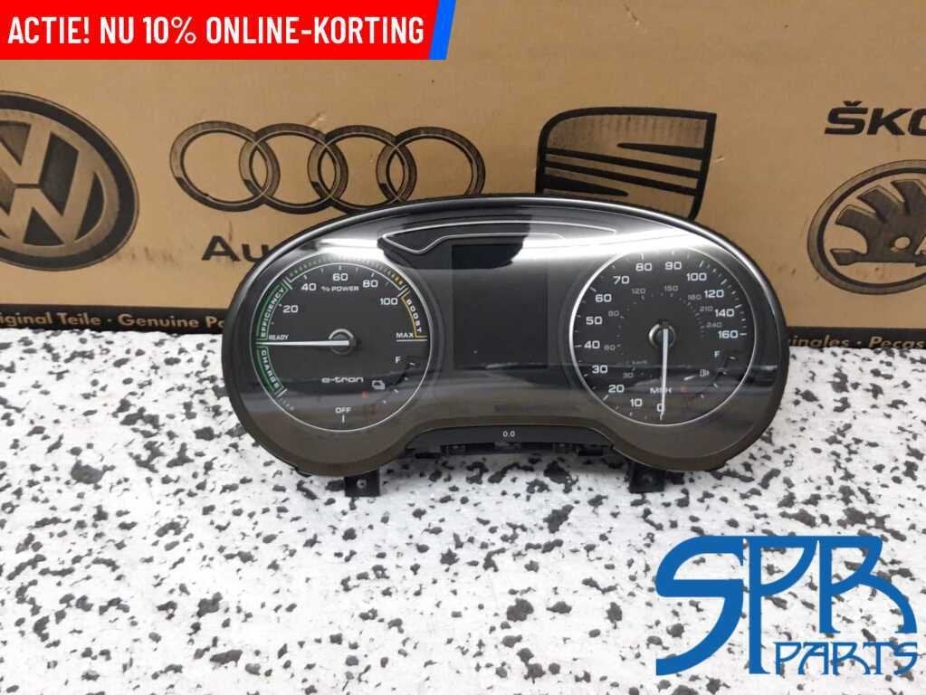 Kilometerteller A3 8V E-TRON 506 KM COCKPIT 8V0920973B MILES, Auto-onderdelen, Audi, Gebruikt, Audi, Ophalen of Verzenden