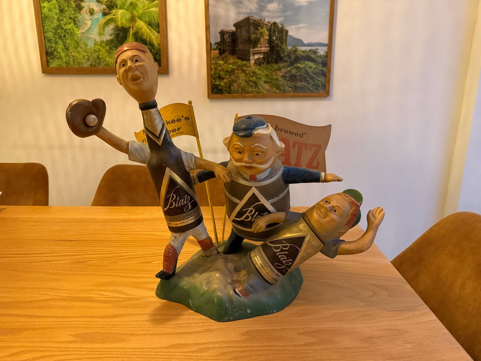 Vintage Blatz Beer “safe at home” barrel man display 1950, Ophalen of Verzenden, Gebruikt