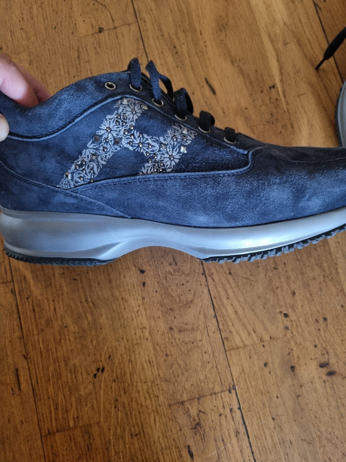 Hogan sneakers donkerblauw suède, maat 41, Kleding | Heren, Blauw, Hogan, Ophalen of Verzenden, Sneakers of Gympen