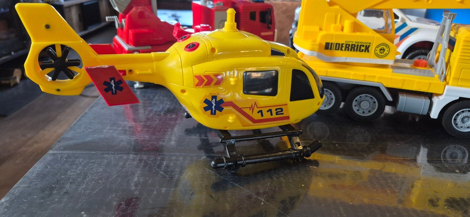Speelgoed set: brandweer, politie, takelwagen, helicopter, Ophalen, Gebruikt