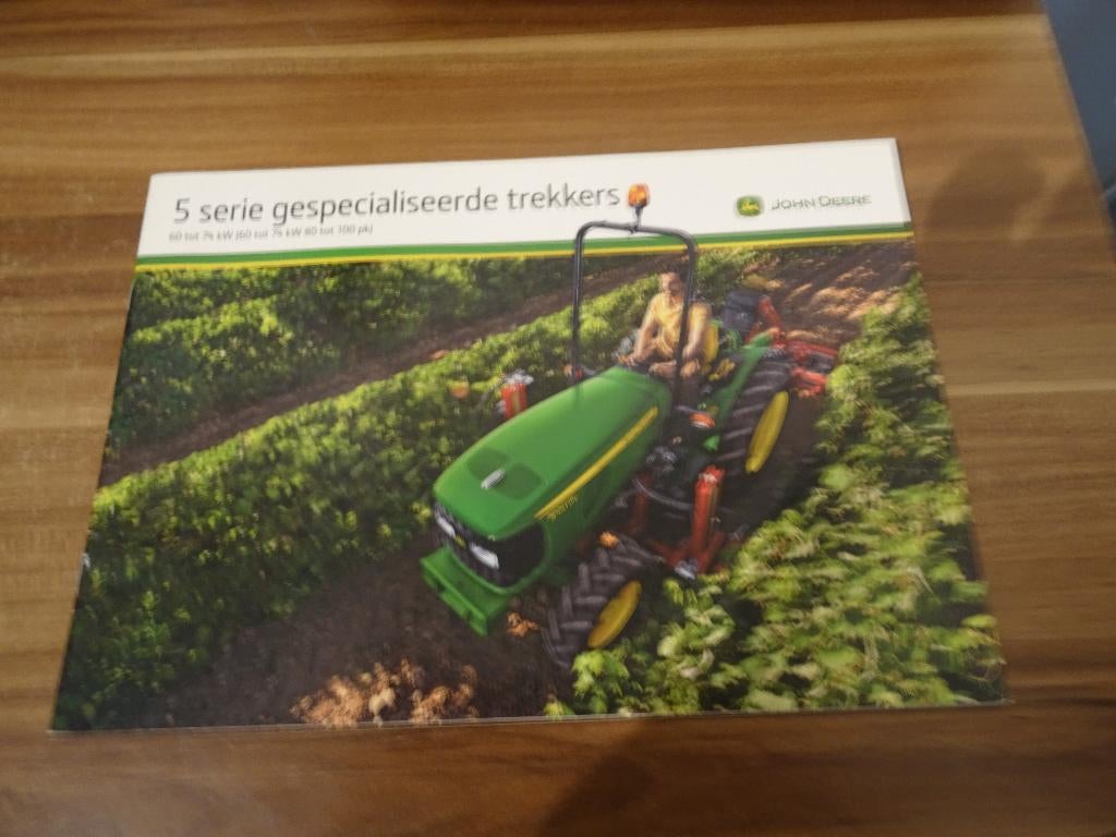 John deere 5 SERIE Folder, Boeken, Catalogussen en Folders, Ophalen of Verzenden, Zo goed als nieuw, Folder