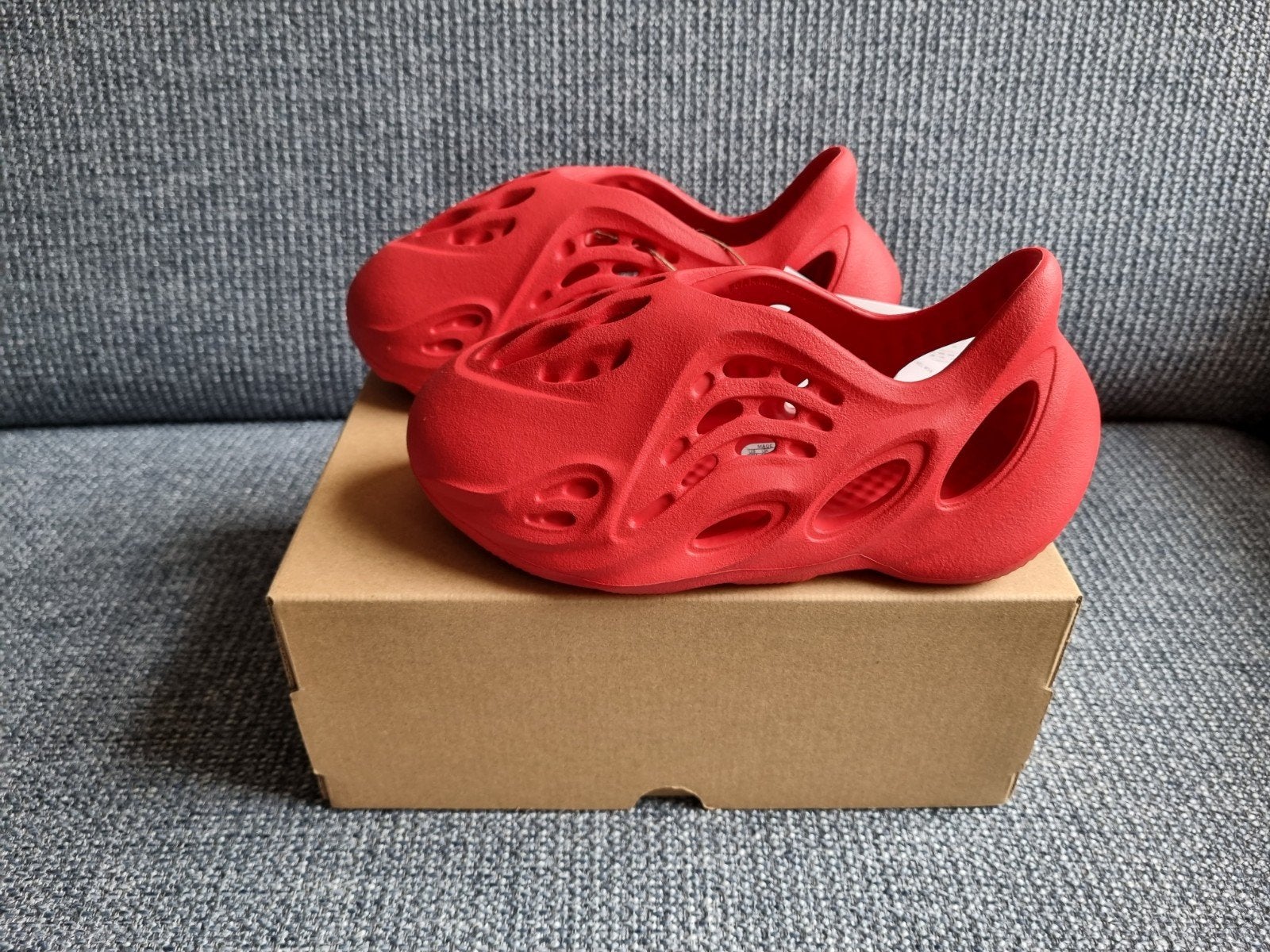Yeezy Foam RNNR Vermillion (Kids), Schoentjes, Adidas Yeezy, Jongetje of Meisje, Nieuw