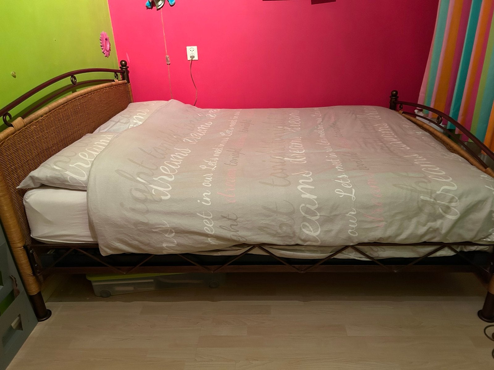 2 persoons sfeervol bed te koop, Ophalen, Overige materialen, Bruin, Rotan met smeedijzer landelijk