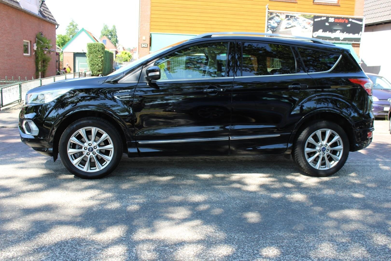 Ford Kuga 1.5 EcoBoost Vignale Trekhaak, zeer vol opties!, Auto's, Voorwielaandrijving, Euro 6, 4 cilinders, Zwart